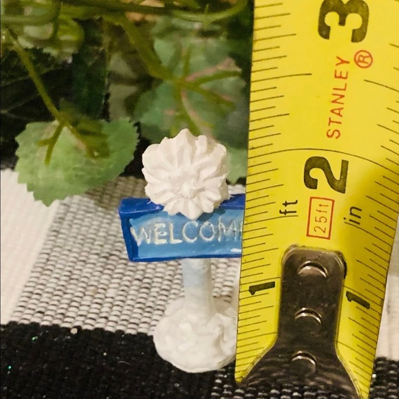 33 Piece Winter Wonderland North Pole Penguin Igloo Gingerbread Fairy Ga… - Picture 9 of 10